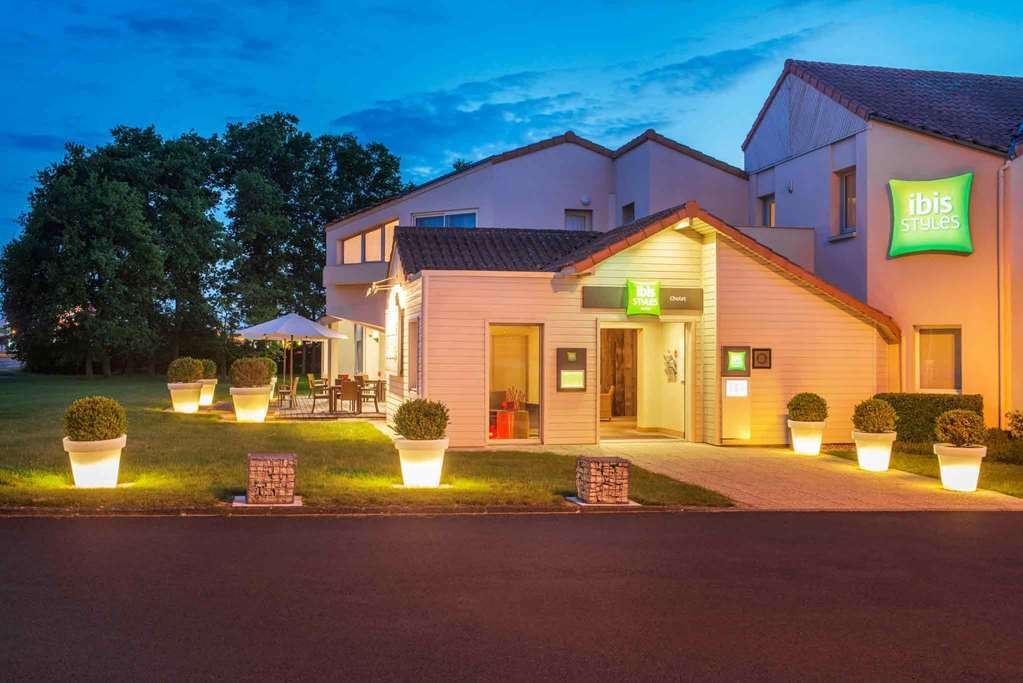 Отель Ibis Styles Шоле Экстерьер фото