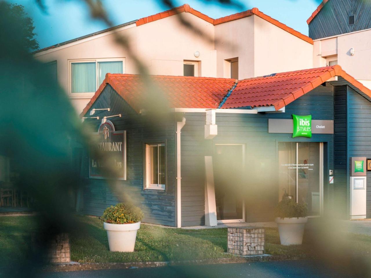 Отель Ibis Styles Шоле Экстерьер фото